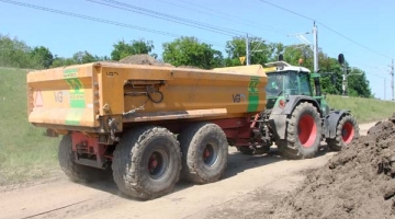 Trekker met dumper (14 m3)